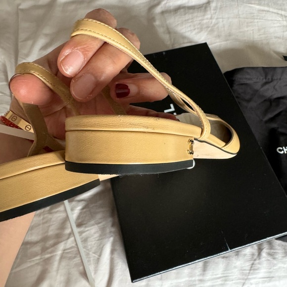 Classic Chanel Slingback, in great condition. - Picture 4 of 5